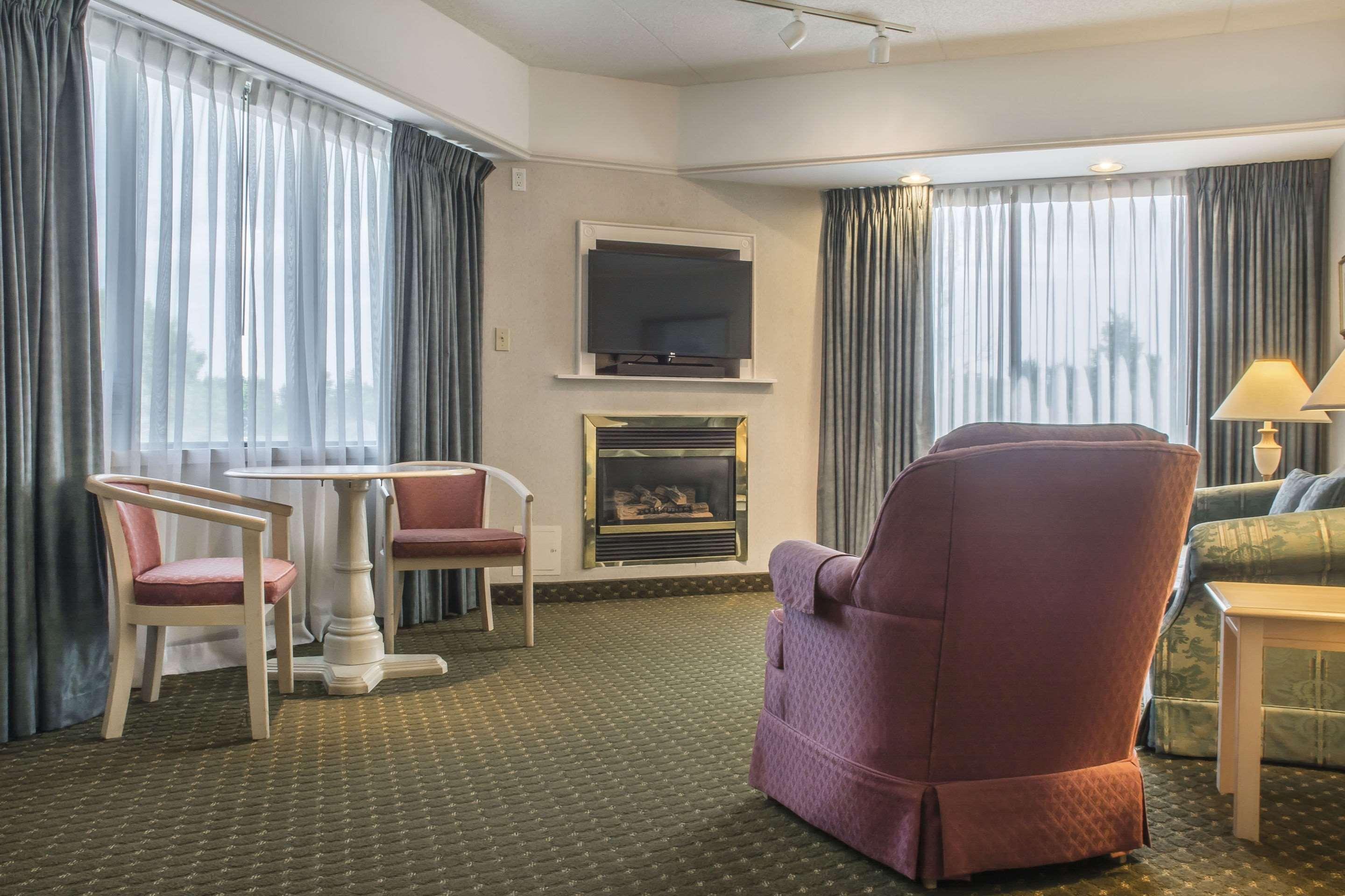 Clarion Hotel & Conference Centre Форт-Эри Экстерьер фото